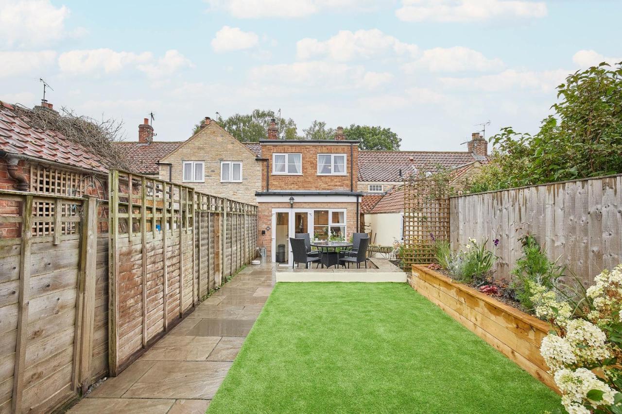 Host & Stay - Willow Cottage Helmsley Exteriör bild